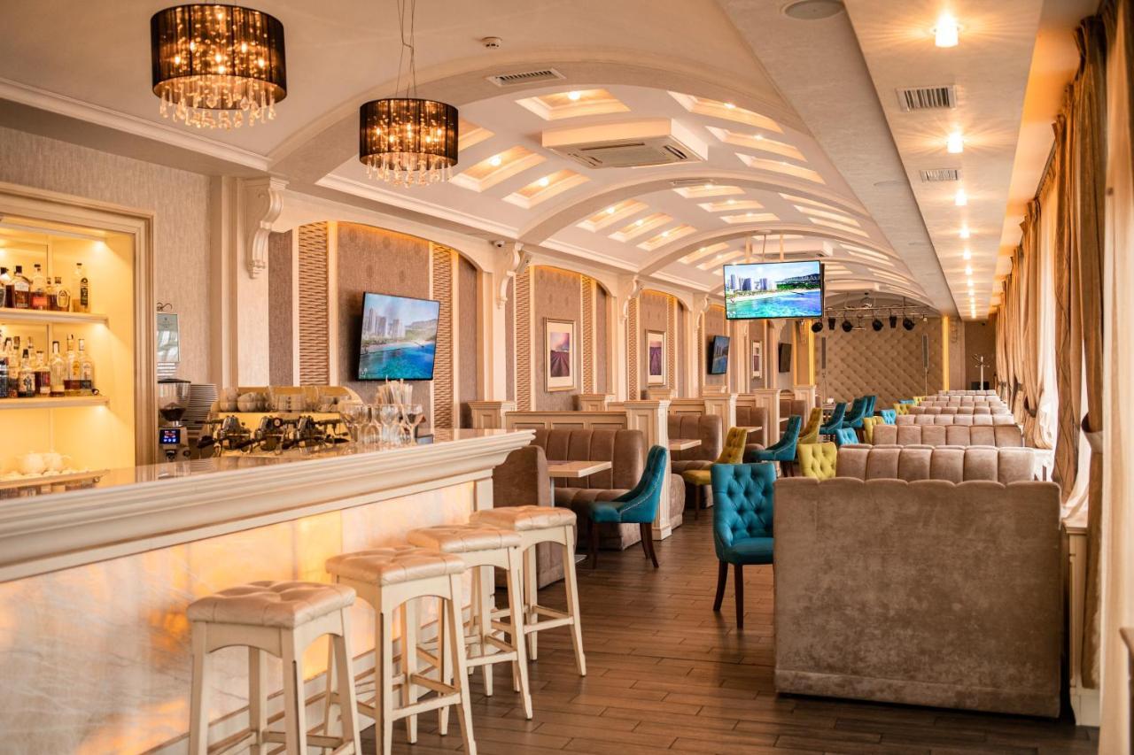 Sonata Hotel & Restaurant "Готель Соната" リヴィウ エクステリア 写真
