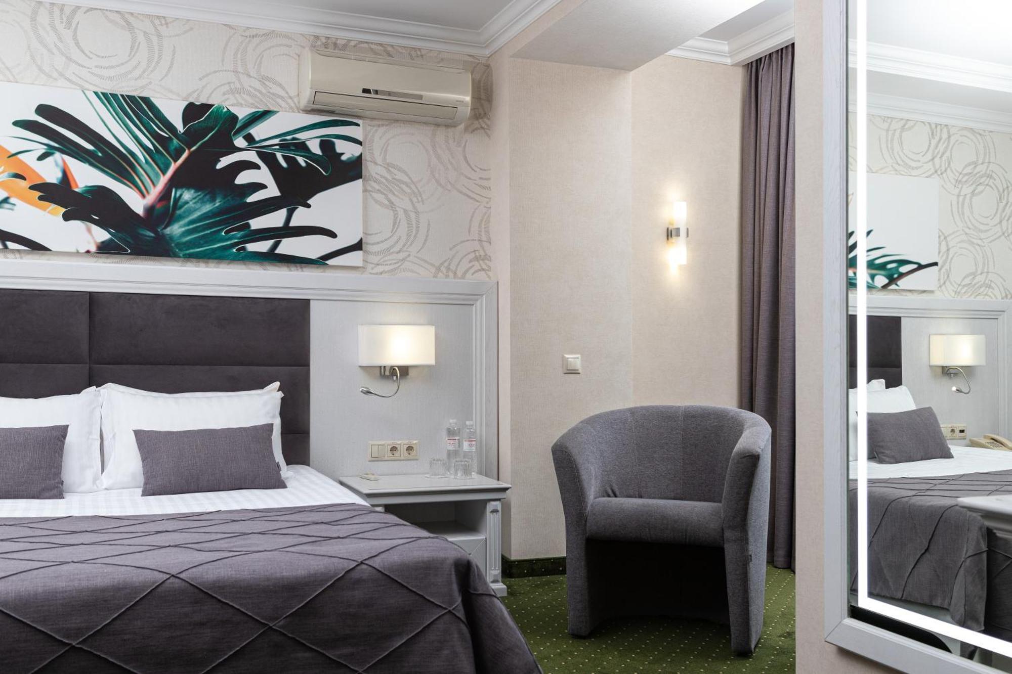 Sonata Hotel & Restaurant "Готель Соната" リヴィウ 部屋 写真